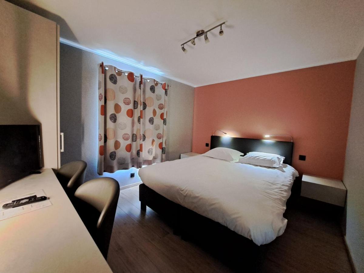 Chanteloup, Maison D'Hotes - Halleux Bagian luar foto